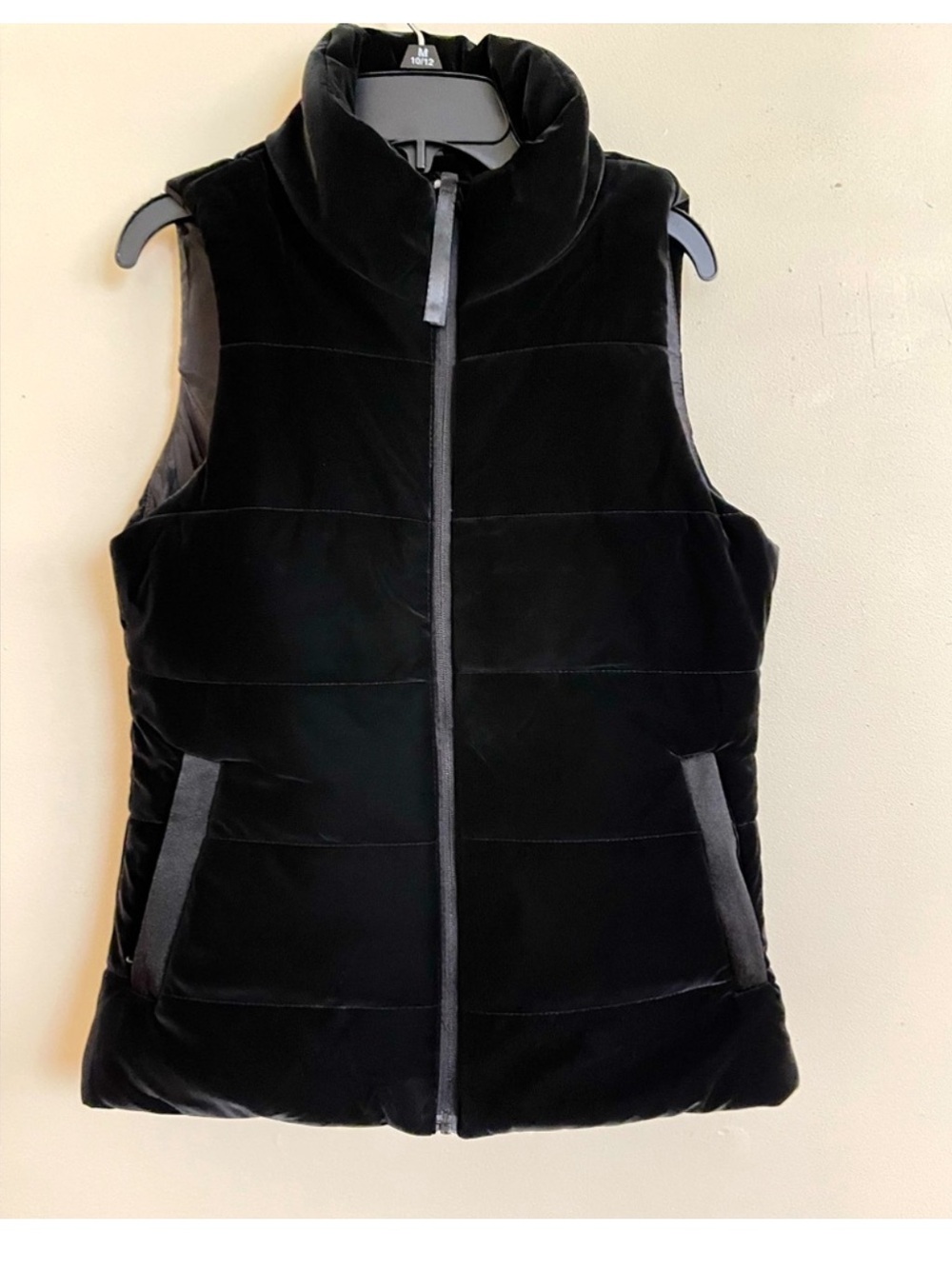 Black Quilted Velvet Puffer Vest - Women